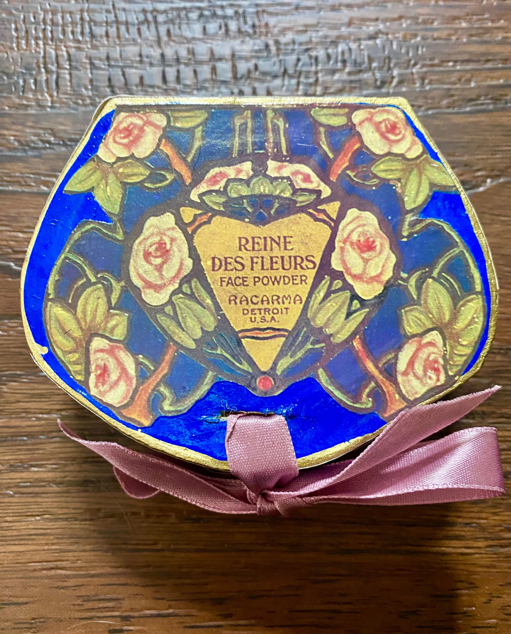 Vintage powder box